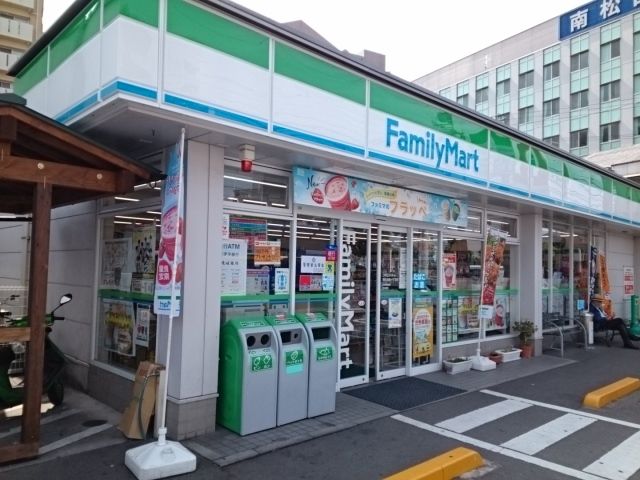 【松山市朝生田町のマンションのコンビニ】