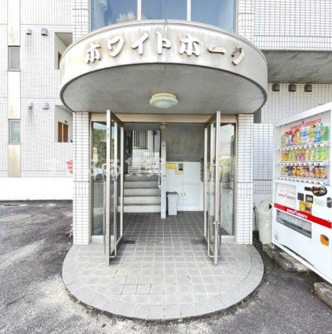 【豊田市上原町のアパートのエントランス】