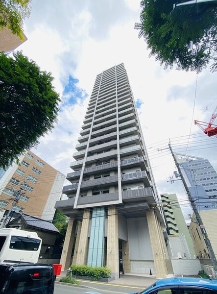 札幌市北区北七条西のマンションの建物外観