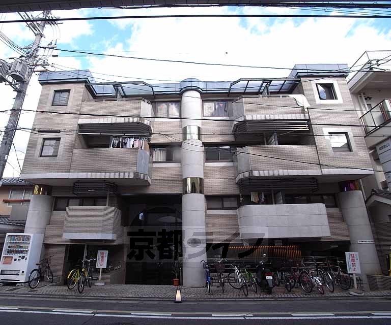 京都市中京区松本町のマンションの建物外観