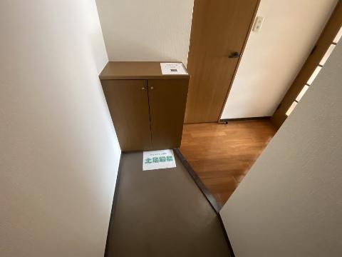 【名古屋市千種区千種通のマンションの玄関】