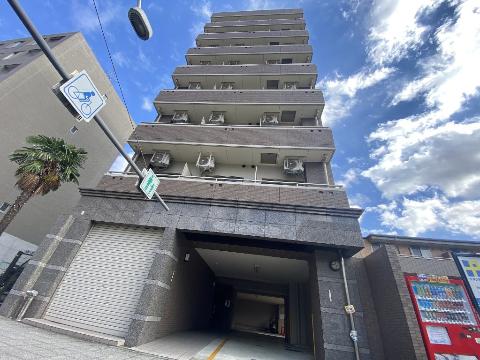 【名古屋市千種区千種通のマンションの建物外観】