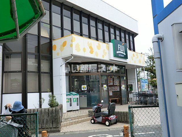 【平塚市徳延のマンションのスーパー】