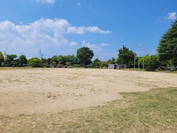 【岡山市東区金岡西町のアパートの公園】