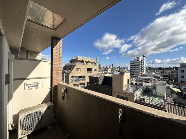 【大阪市西成区天下茶屋のマンションのバルコニー】