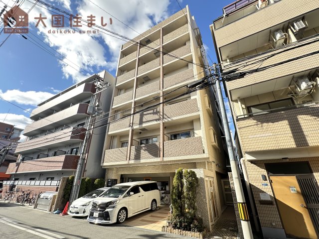 【大阪市西成区天下茶屋のマンションの建物外観】