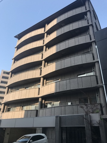 広島市中区白島九軒町のマンションの建物外観