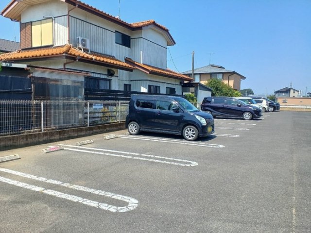 【古河市上辺見のアパートの駐車場】