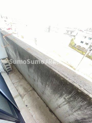 バルコニー　開放的で明るい空間を演出してくれるバルコニーです