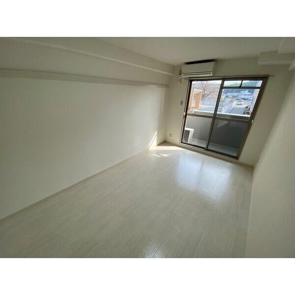 居室・リビング　※現況優先フローリングの色が違う場合有り