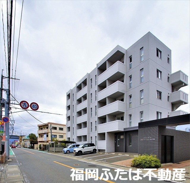 リアンレガーロ井尻ステーションEAST館の建物外観