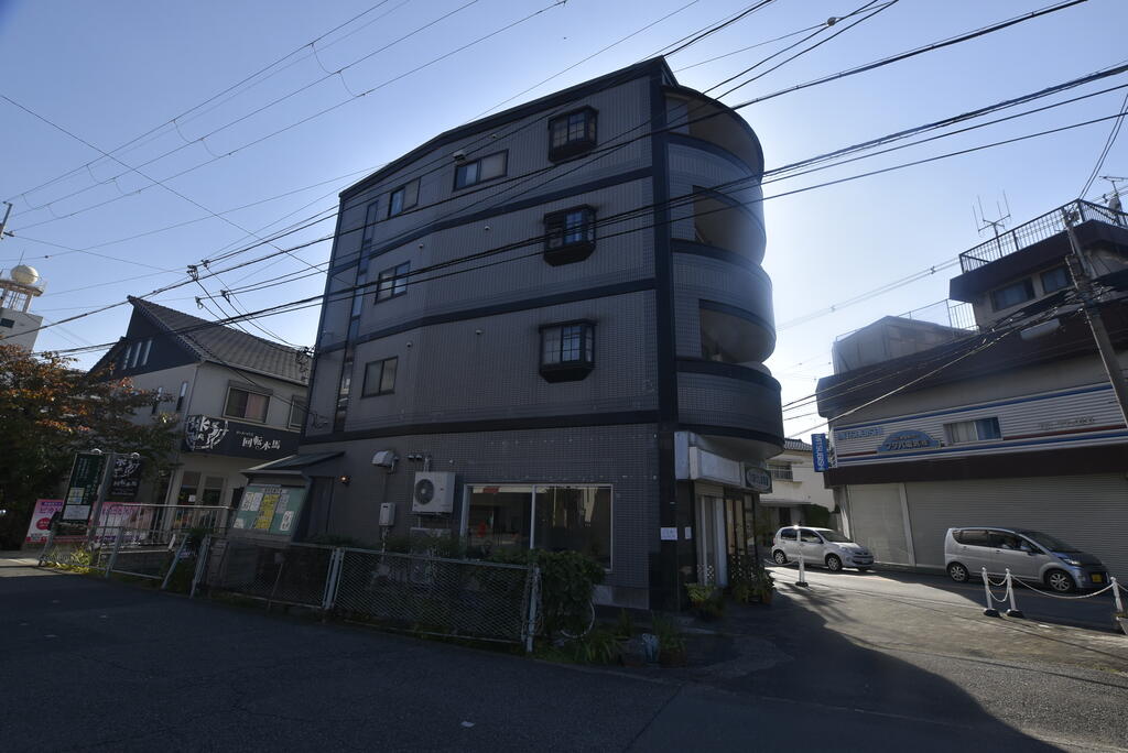 西尾マンションの外観写真