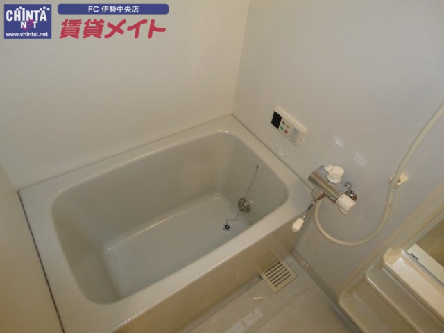 バス・シャワールーム　同型反転参考写真