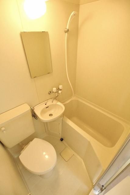 バス・シャワールーム　★３点ユニットタイプの浴室★