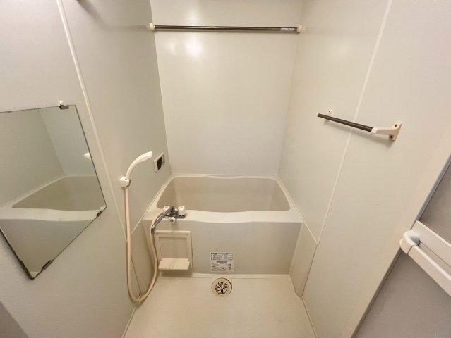 バス・シャワールーム　お風呂です