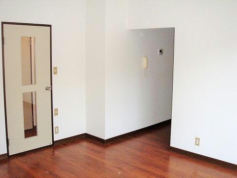 居室・リビング　室内写真は別部屋の写真です。