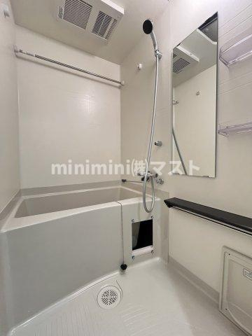 バス・シャワールーム　※参考写真　偶数階と奇数階でカラーが異なります