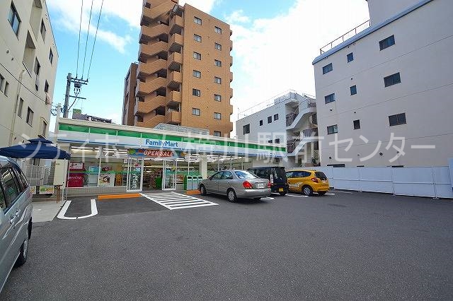 コンビニ　FamilyMart Misasacho Sanchome（コンビニ）まで37m
