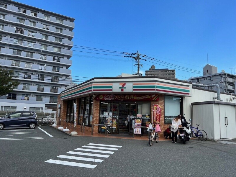 コンビニ　セブンイレブン福岡愛宕1丁目店（コンビニ）まで492m
