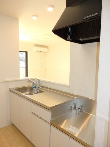 キッチン　コンパクトなキッチンで掃除もラクラク