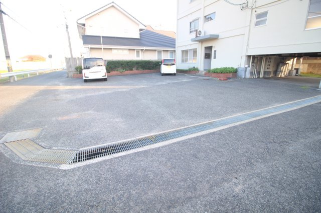 駐車場　駐車スペースもあります