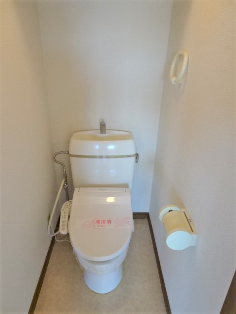 トイレ　☆洗浄便座のあるトイレです☆