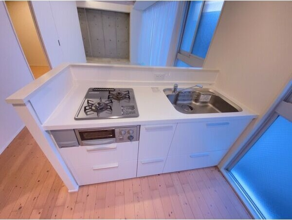 キッチン　※写真は同じマンションの違う部屋のものになります。