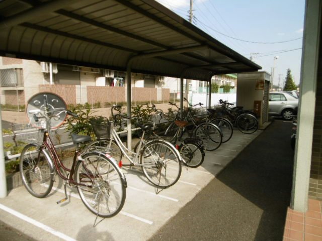 その他共有部分　屋根付き駐輪スペース