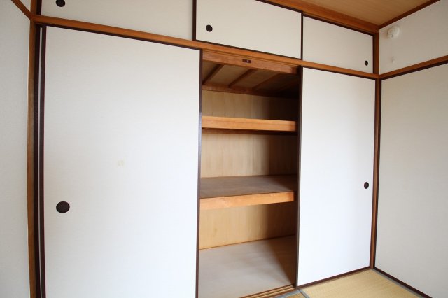 収納　同物件別号室の写真です。