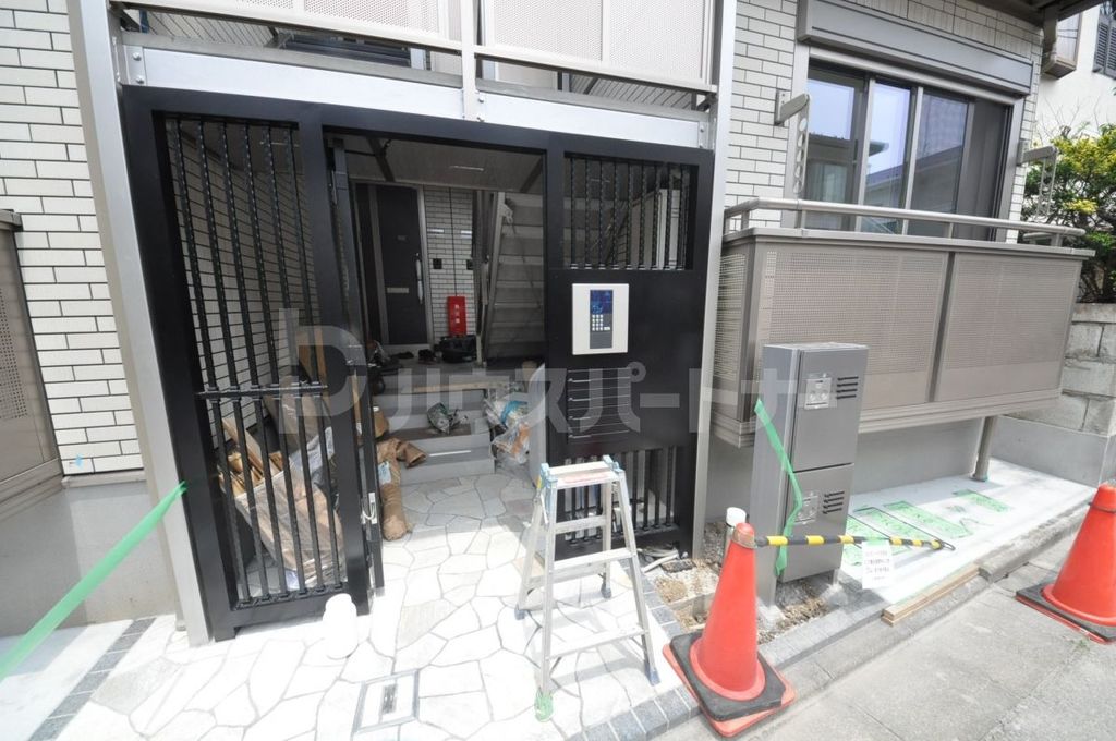 エントランス　駐車場