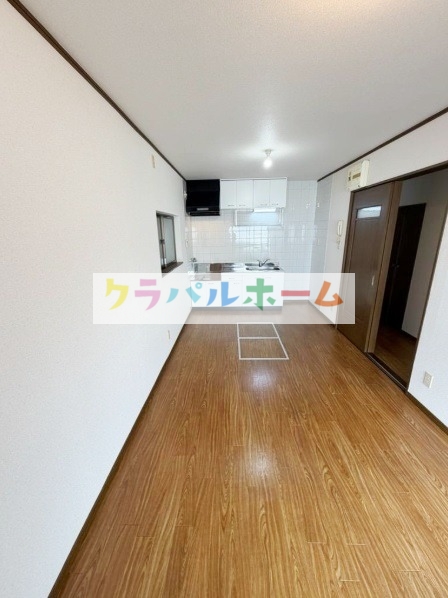 ＪＲおおさか東線 南吹田駅 徒歩8分 2階建 築31年の居間写真