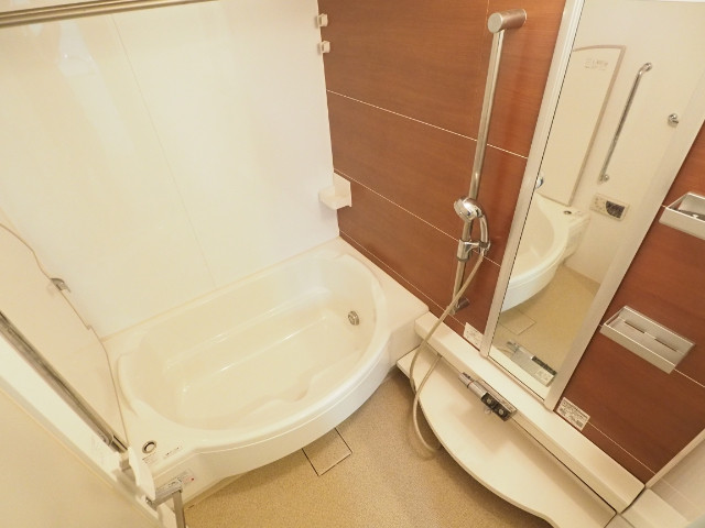 SAIWAI701ビルの風呂写真