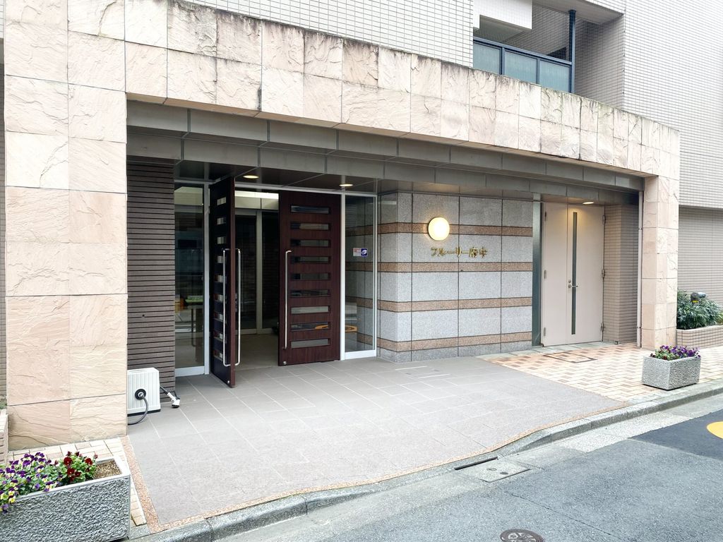 エントランス　★お問い合わせはタウンハウジングまで★