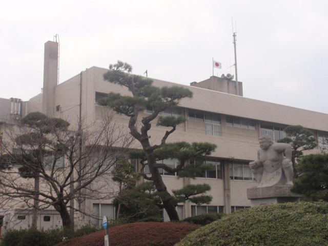 【松江市東出雲町揖屋のアパートの役所】