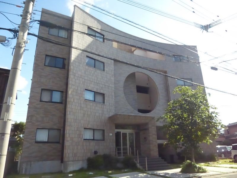 北九州市小倉南区南方のマンションの建物外観