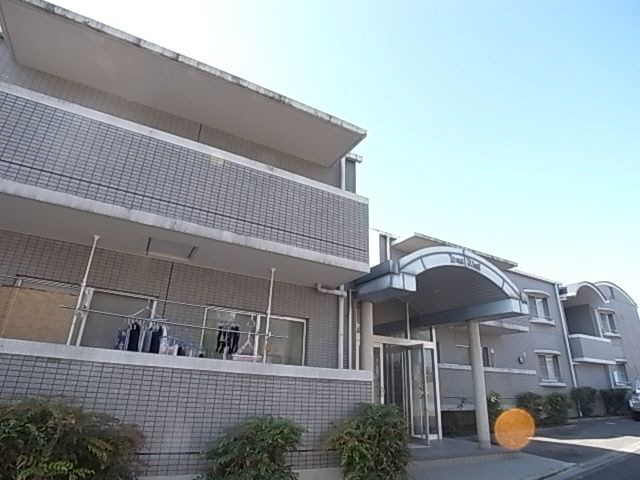 北葛城郡広陵町みささぎ台のマンションの建物外観