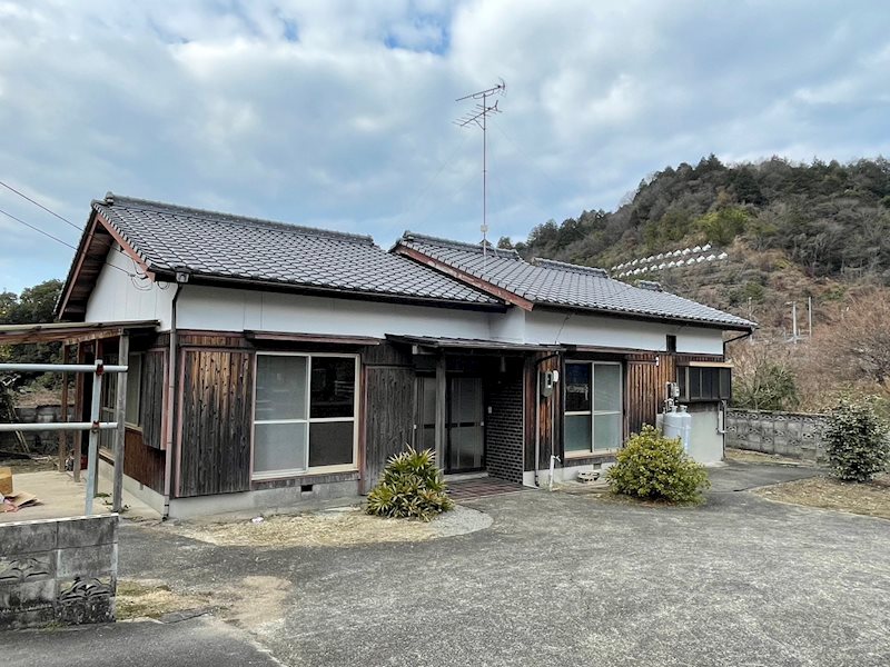 船木鴻上貸家(道面)の建物外観