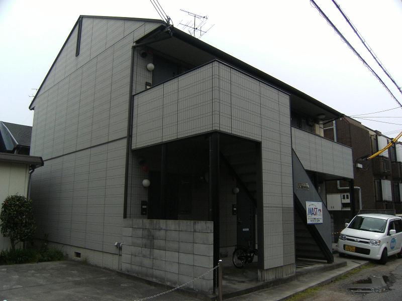 神戸市須磨区月見山町のアパートの建物外観