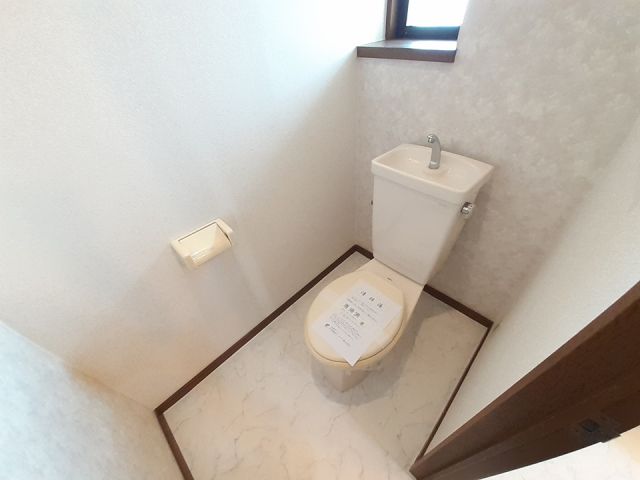 【クレストコ－トサカイのトイレ】