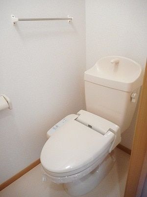 【加須市三俣のアパートのトイレ】