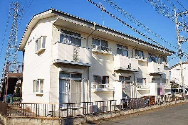 加須市三俣のアパートの建物外観