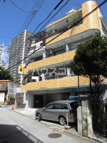 前松田マンションの建物外観