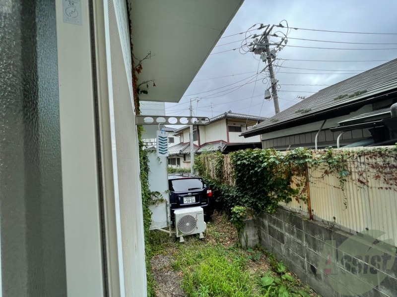 バルコニー　バルコニーはありませんが洗濯物は干せそうですね