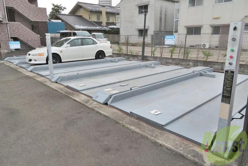 【仙台市若林区新弓ノ町のマンションの駐車場】