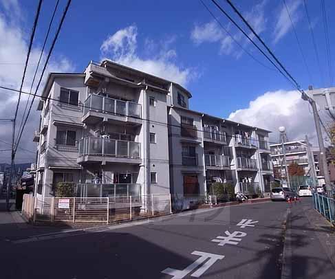 ハイツ山茶花の建物外観