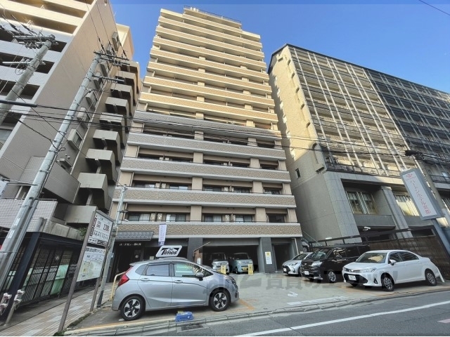 京都市中京区船屋町のマンションの建物外観