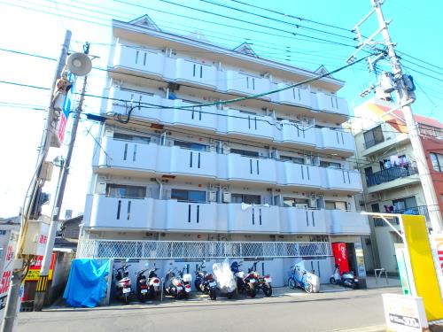 【鹿児島市新屋敷町のマンションの建物外観】