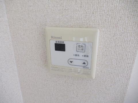 第三山中ビル　その他設備　給湯パネル