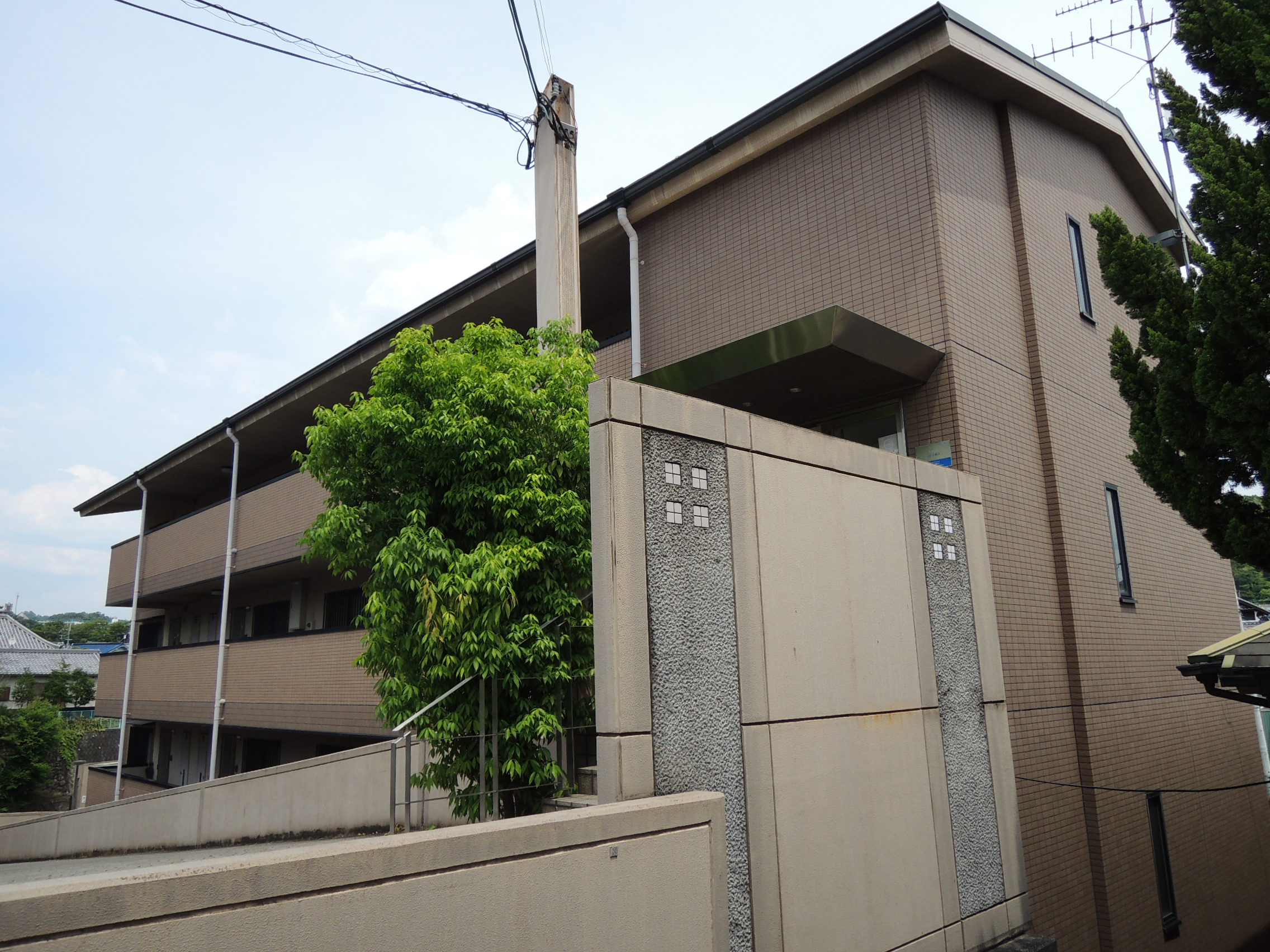 リーヴァ三日市の建物外観