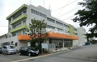 【サンフローラルの小学校】